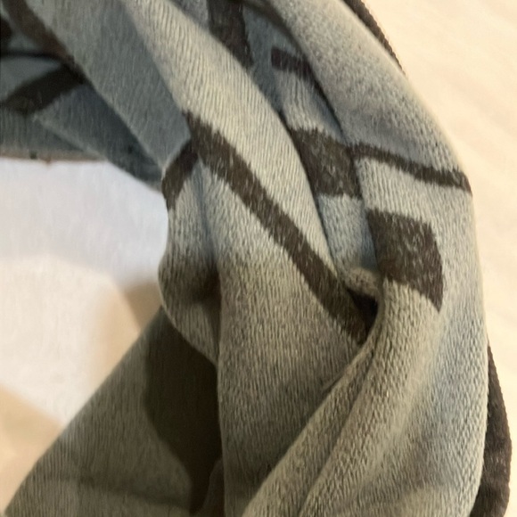 DLX Tresspass Turpin neck Black and Gray ventilated Neck warmer / tube /Gaiter - Picture 4 of 14